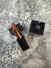 Load image into Gallery viewer, HYDRATING LONG LASTING LIPSTICK