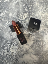 Load image into Gallery viewer, HYDRATING LONG LASTING LIPSTICK